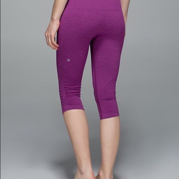 Lululemon In The Flow Crop II Sz 4 In Heathered Berry Yum Yum - Picture 2 of 4